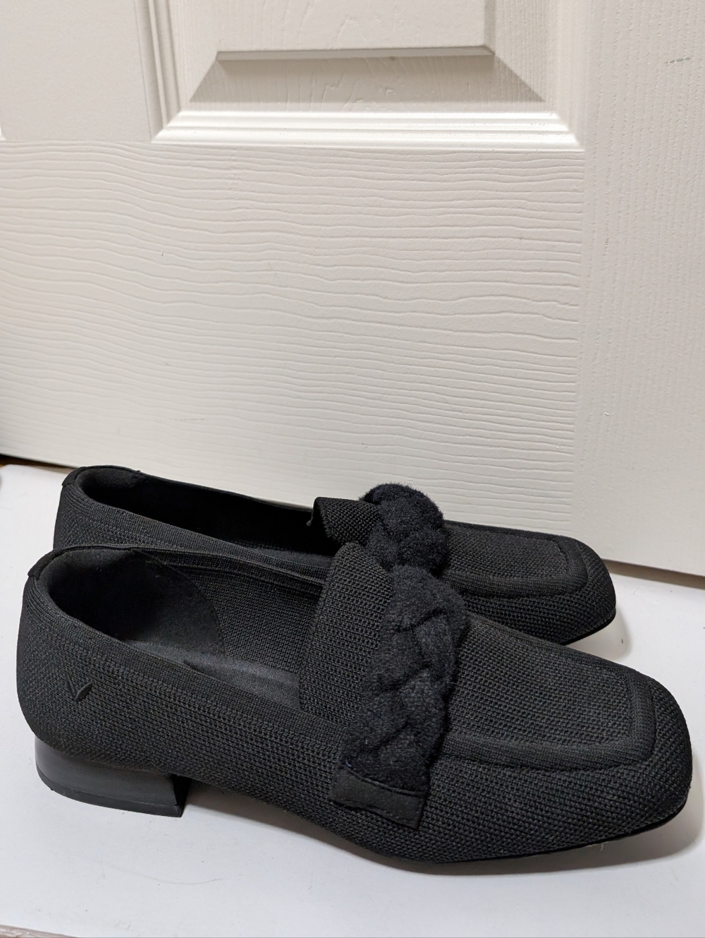 Vivaia Caitlin 2.0 square toe Knot Loafer Women's Black size 39.5 Us 8.5